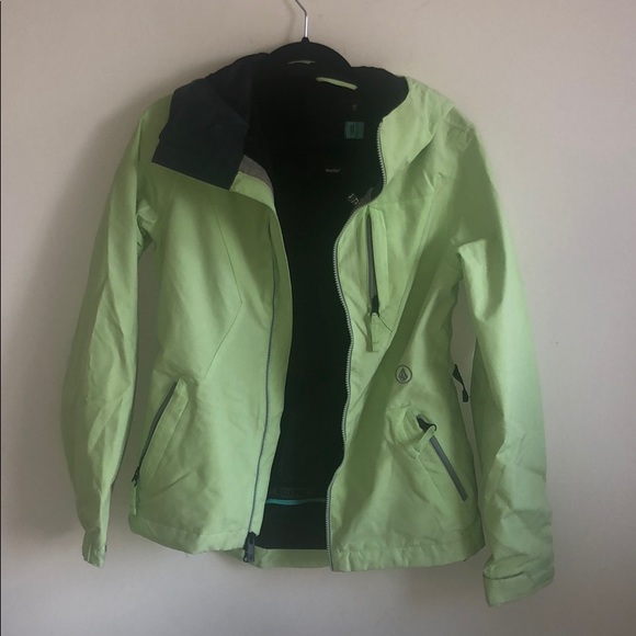 Volcom women’s ski/boarding jacket - Picture 3 of 5